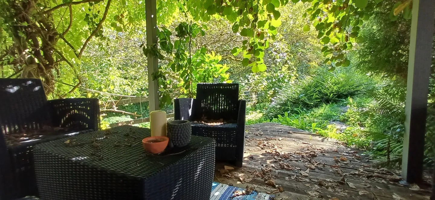 EINLADENDES HAUS MIT 9 ZIMMERN. CHARME UND CHARAKTER. 2000 QM. BACH - Foto 6 von 13