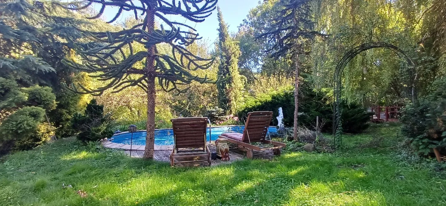 EINLADENDES HAUS MIT 9 ZIMMERN. CHARME UND CHARAKTER. 2000 QM. BACH - Foto 10 von 13