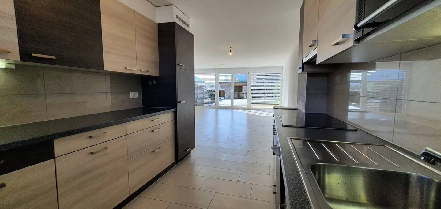 12 minutes from M2 Croisette stop. Villa 5.5 rooms for sale - Photo 2 of 9