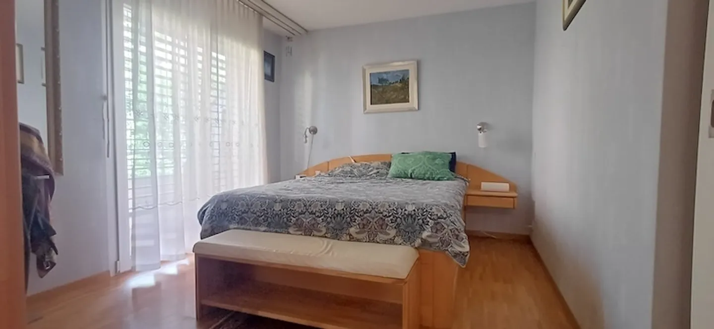 Just steps from everything. Superb apartment. 4.5 rooms. 3 balconies, underground parking - Photo 5 of 10