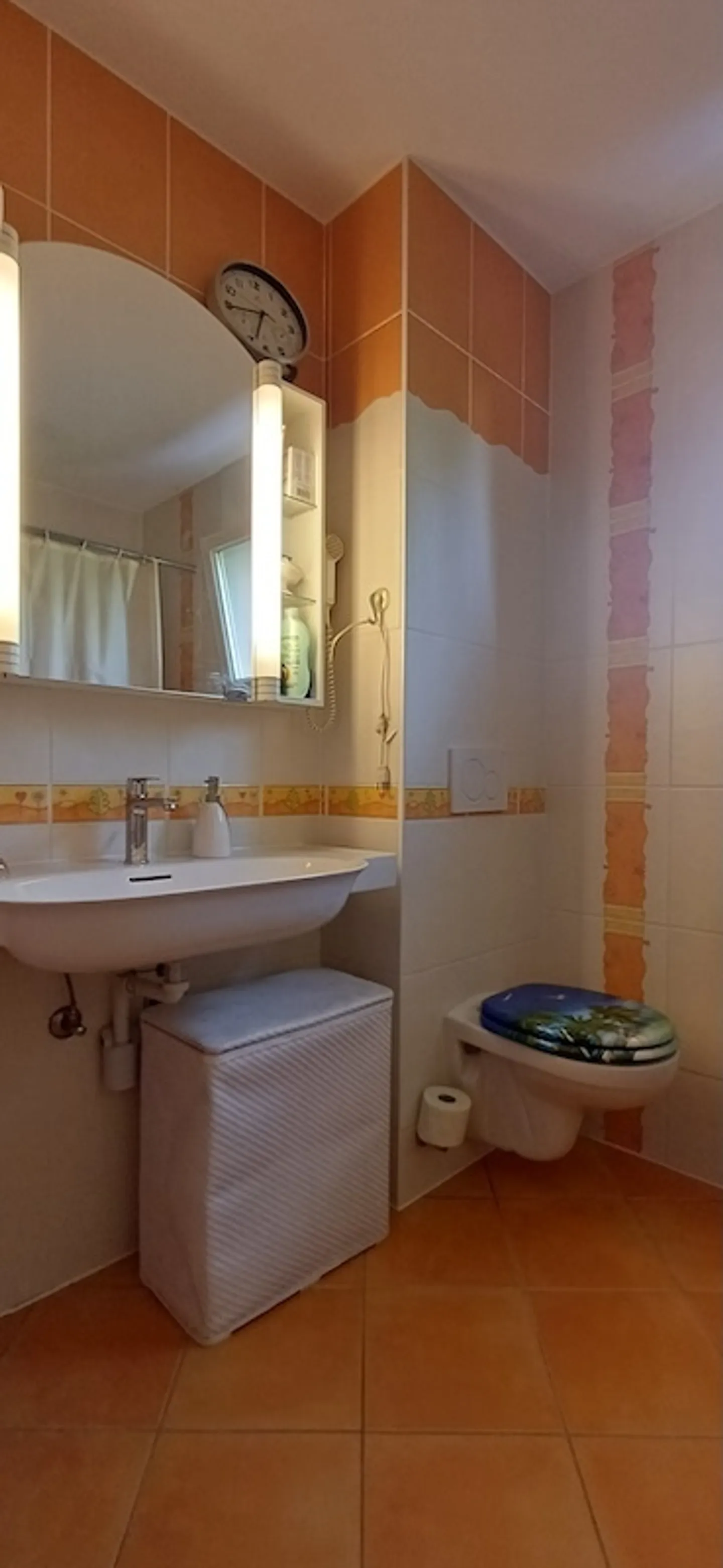 Just steps from everything. Superb apartment. 4.5 rooms. 3 balconies, underground parking - Photo 7 of 10