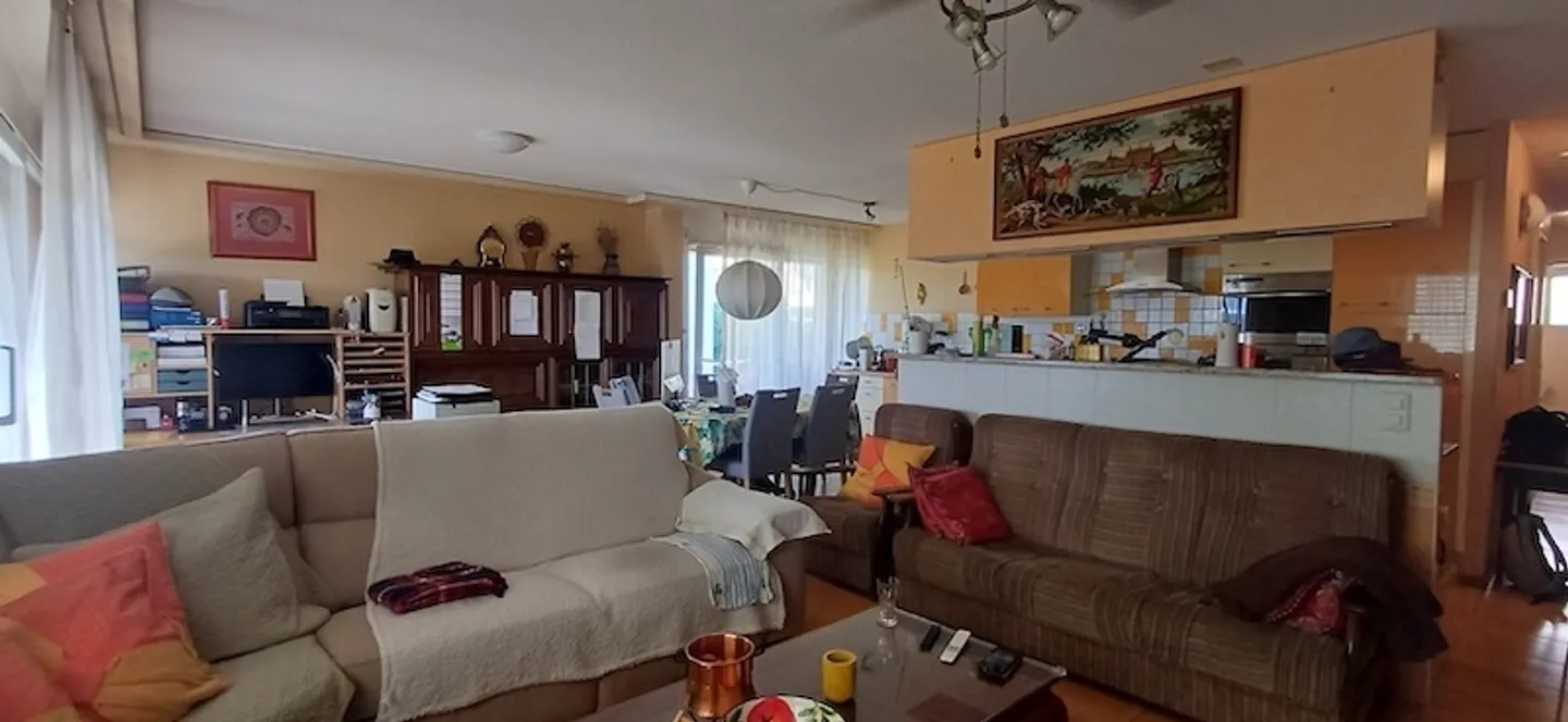 Just steps from everything. Superb apartment. 4.5 rooms. 3 balconies, underground parking - Photo 9 of 10
