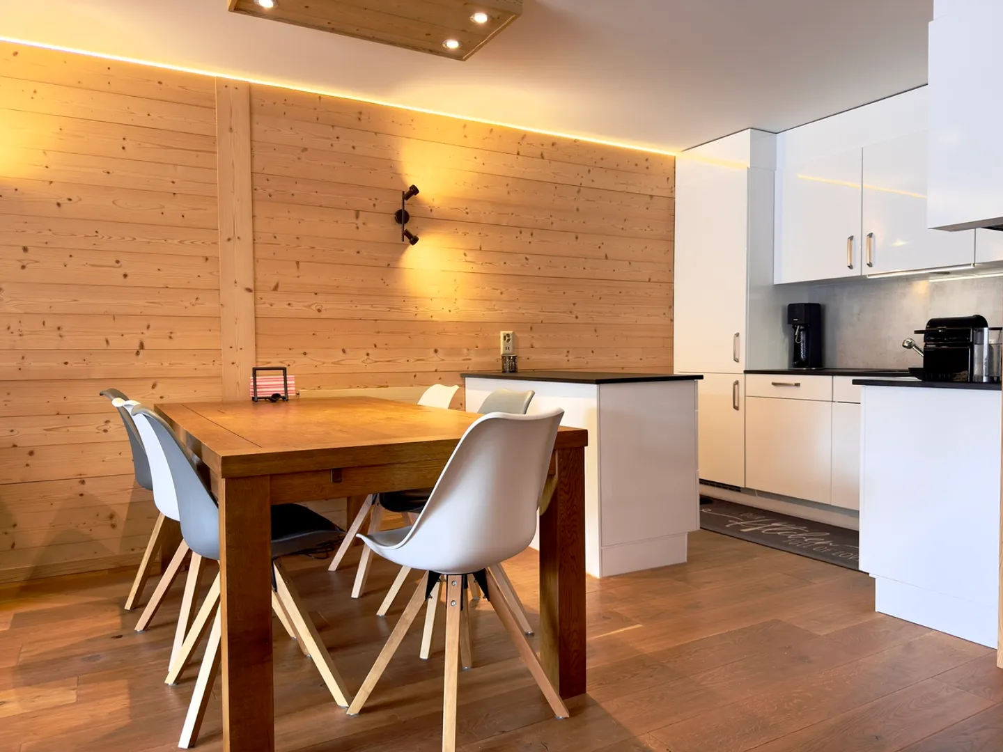 Charming Apartment in Montana - Photo 3 of 12