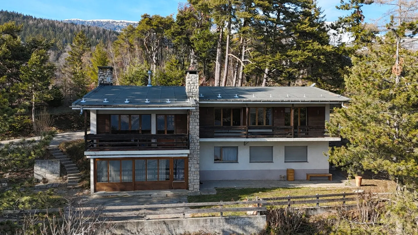 Villa d'architetto 8.5 locali con vista panoramica - Montana-Village - Foto 1 di 8