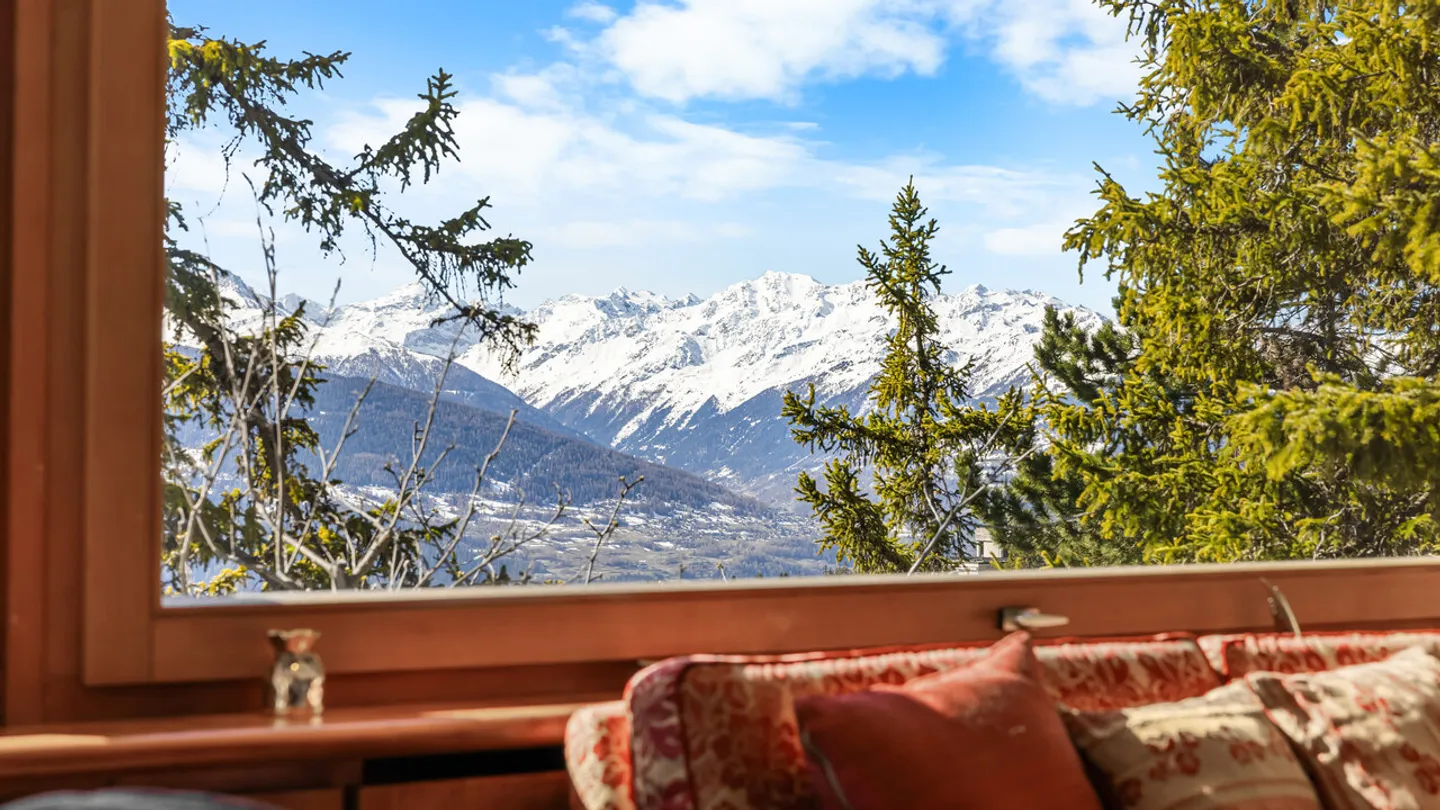 Chalet de prestige 10.5 pièces avec vue panoramique - Crans-Montana - Photo 5 of 13