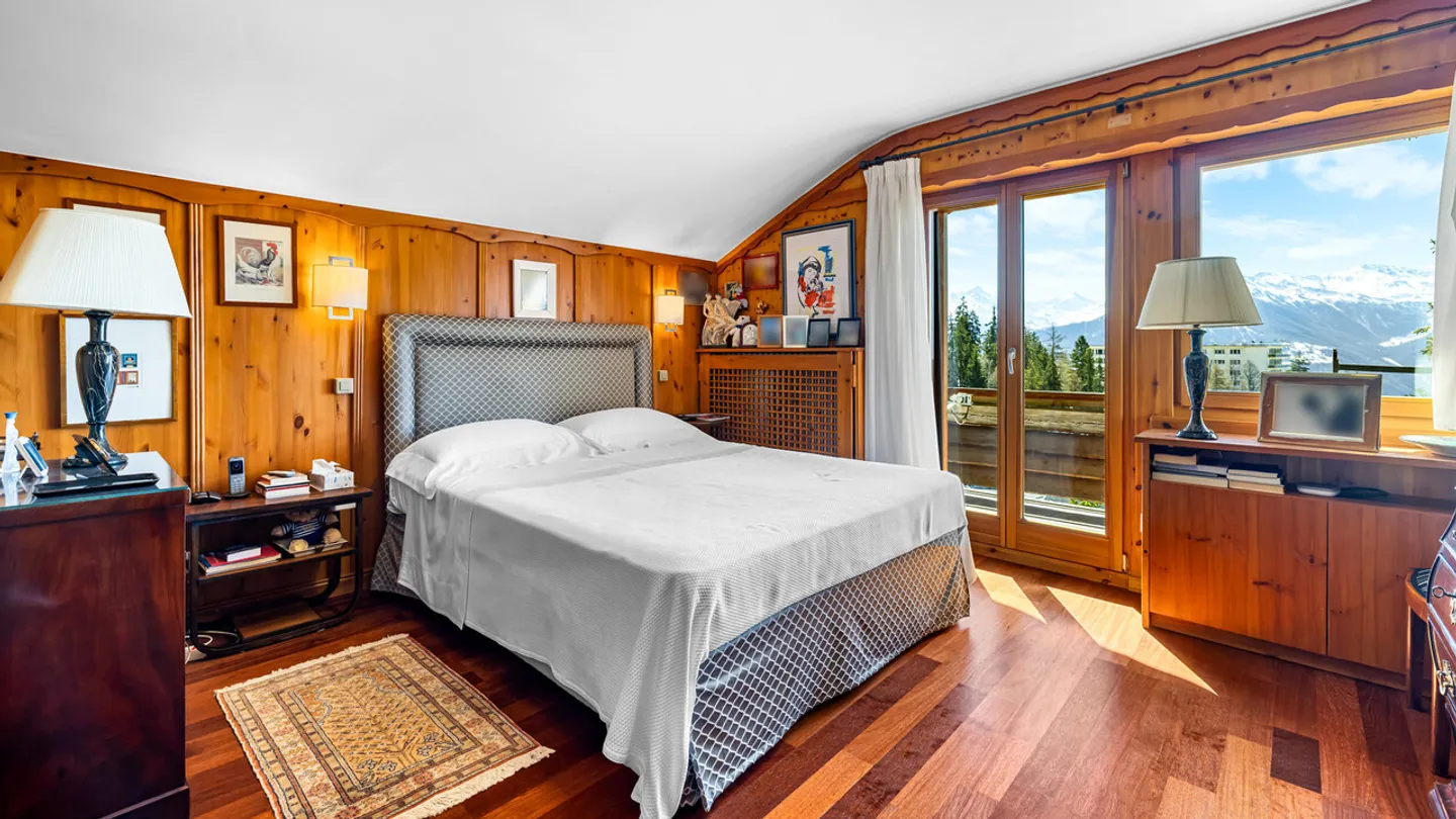 Chalet de prestige 10.5 pièces avec vue panoramique - Crans-Montana - Photo 8 of 13