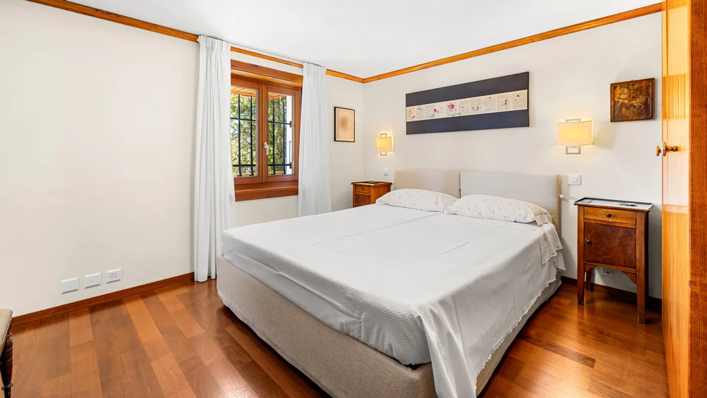 Chalet de prestige 10.5 pièces avec vue panoramique - Crans-Montana - Photo 10 of 13