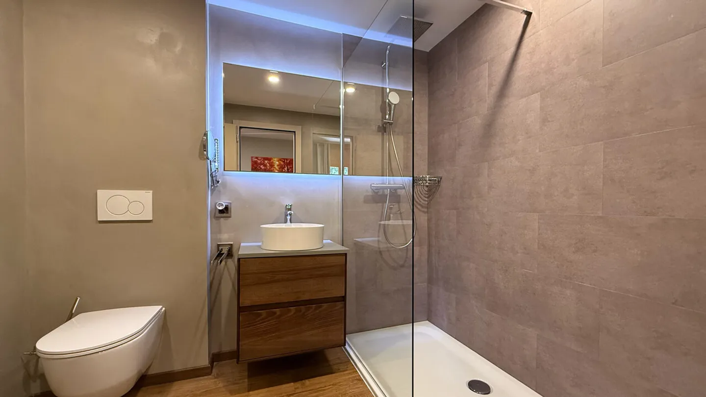 LOC 203 - PALM SPRINGS - 1. STOCK OST - Foto 11 von 13