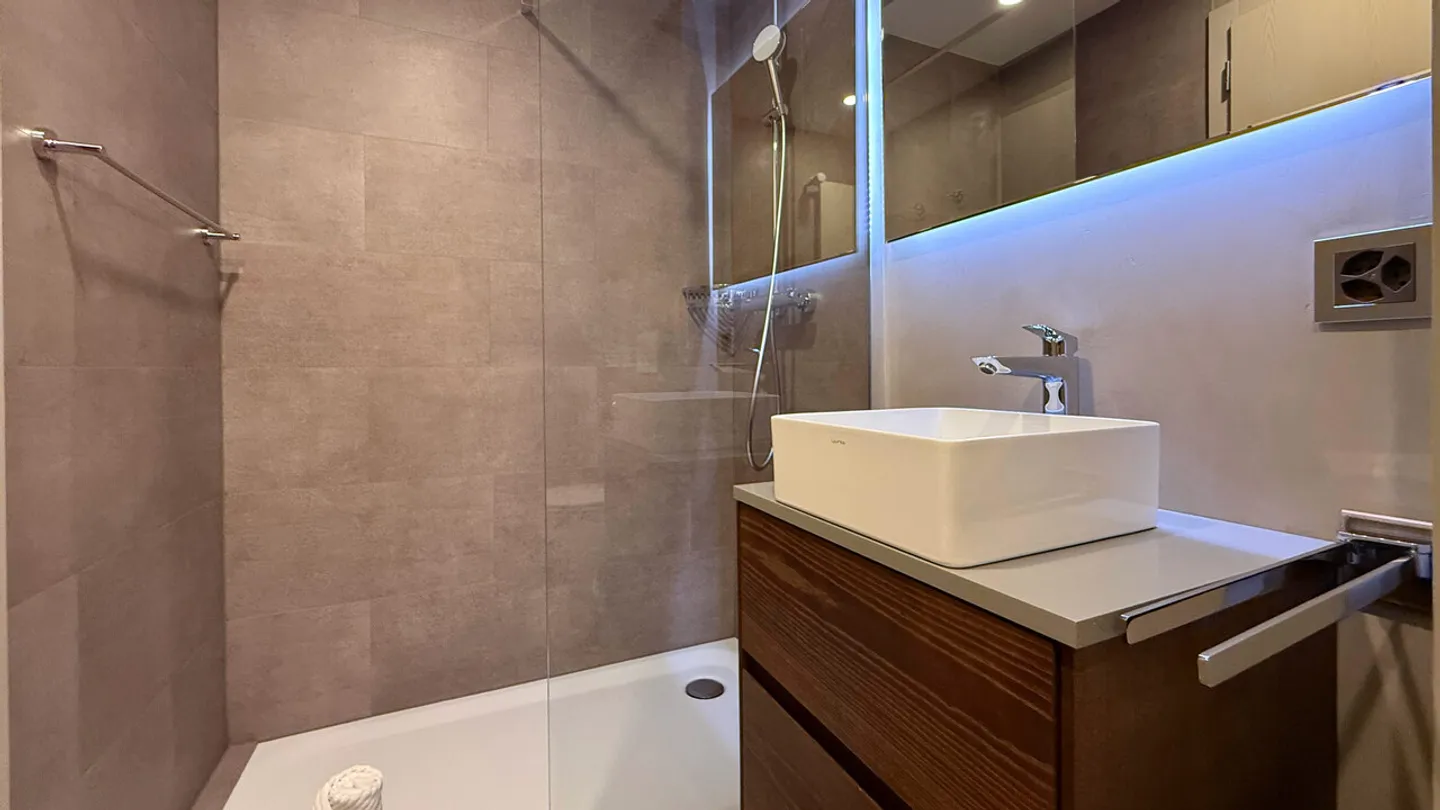 LOC 203 - PALM SPRINGS - 1. STOCK OST - Foto 13 von 13