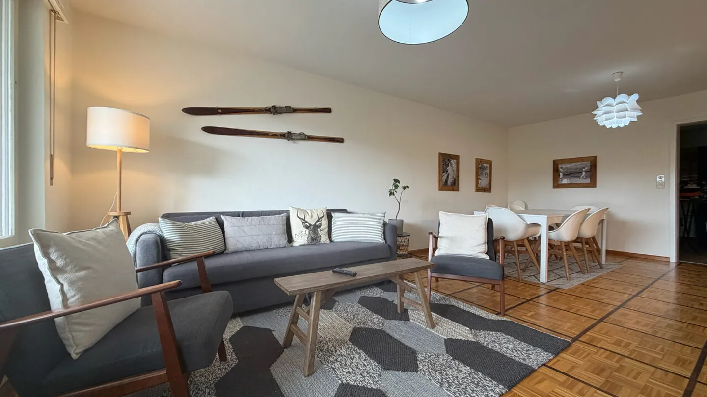 Appartamento con 3 camere nel centro di Crans con un grande balcone - Foto 2 di 9
