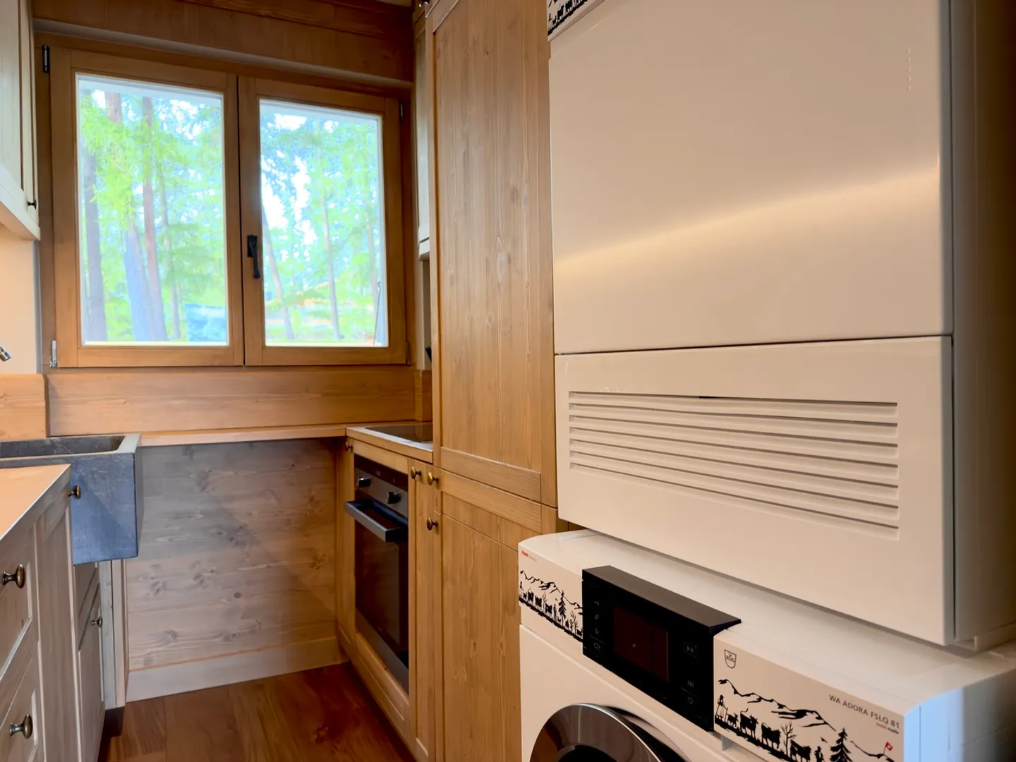 LOC 900 - GRAND SPACES - Photo 6 of 13