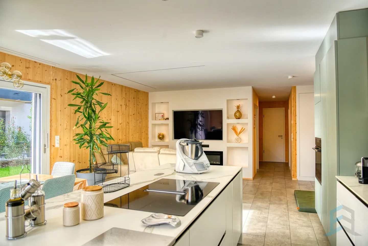Exclusive detached villa with 5 ½ rooms and garden in Aproz - Photo 3 of 13