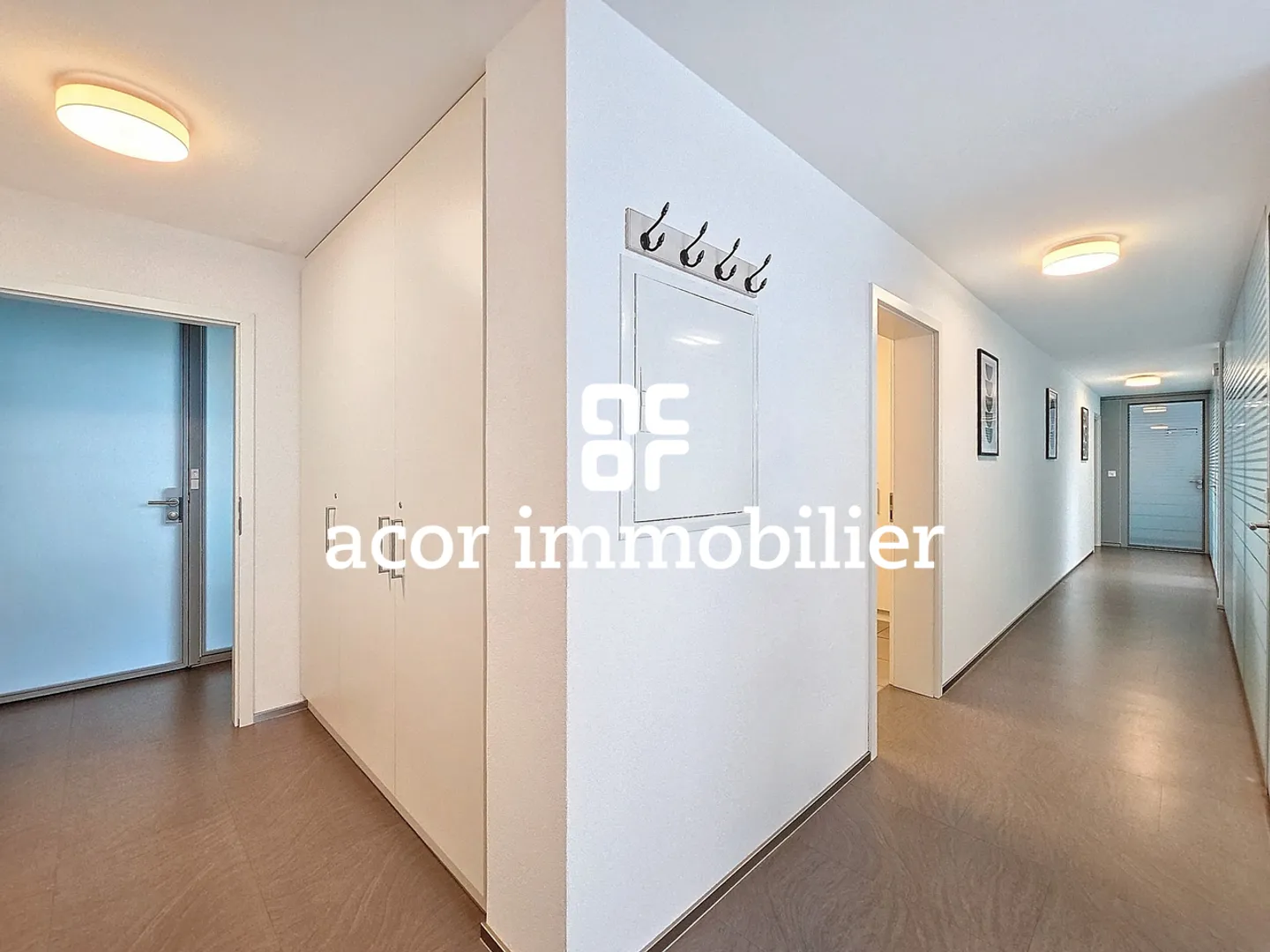 Espace de travail polyvalent de 6½ pièces et idéalement situé - Photo 6 of 7