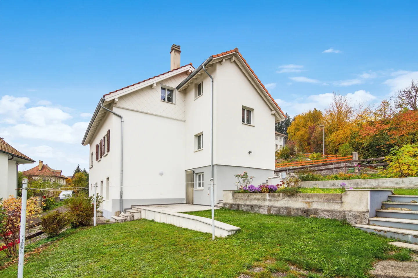 Schönes Haus mit freiem Blick und großem Potenzial - Foto 1 von 8