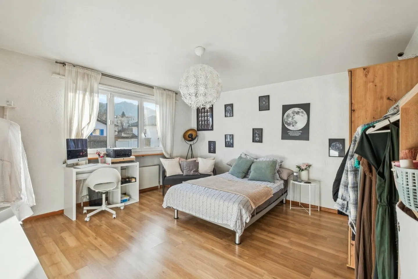Gebäude mit 2 Wohnungen, 1 Friseursalon, einem Baugrundstück - Foto 7 von 13