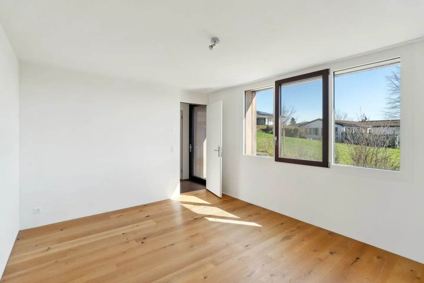 Terraced house with beautiful view in Ins - Photo 6 of 11