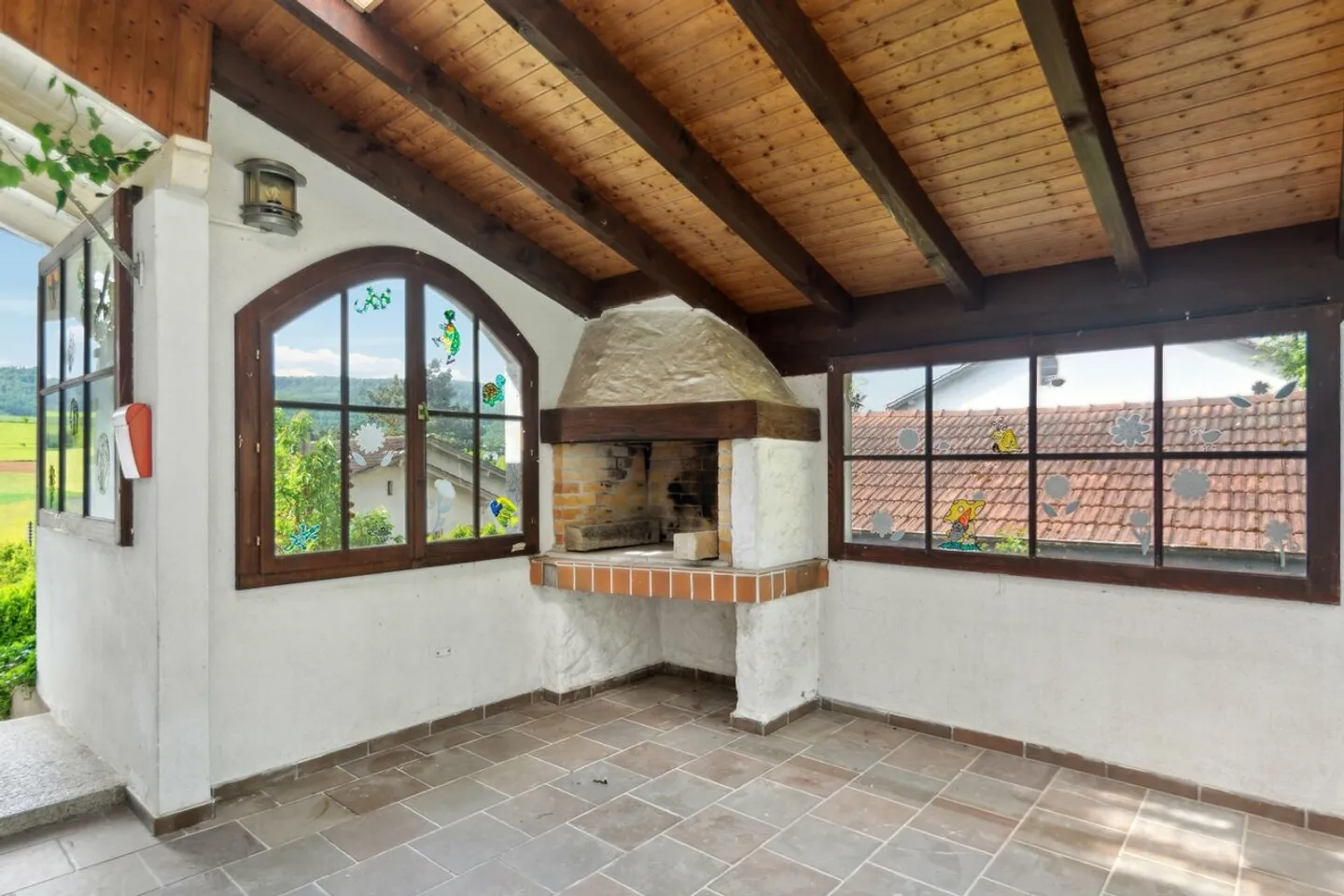 Superba Casa Familiare nel Cuore di un Villaggio Verdeggiante - Foto 10 di 13