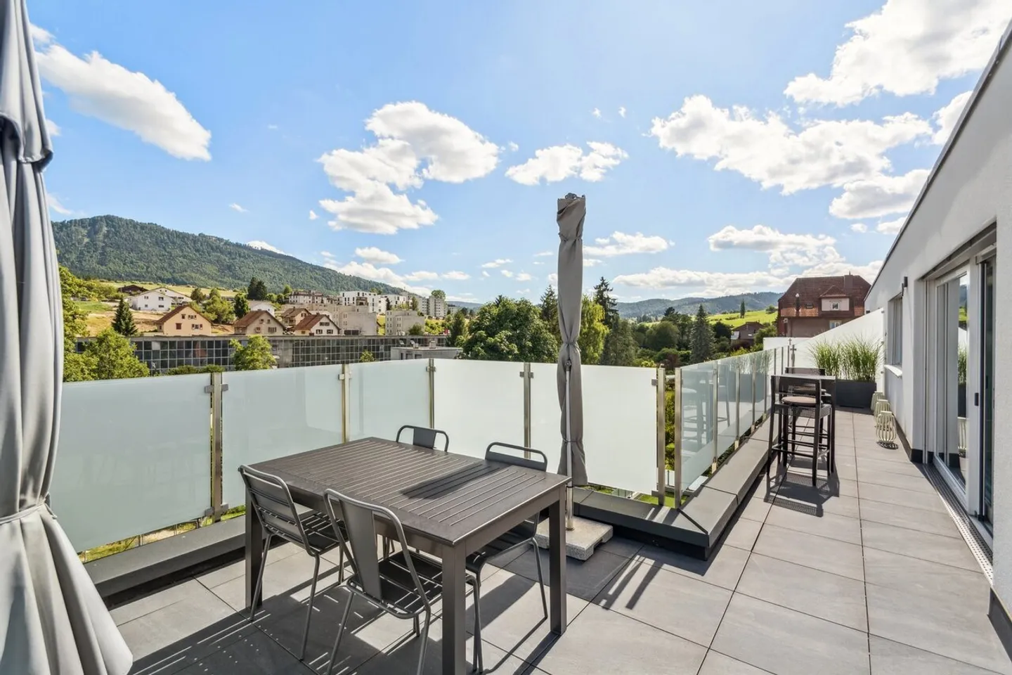 Hochwertiges 3.5-Zimmer-Attikawohnung in Reconvilier - Foto 1 von 13