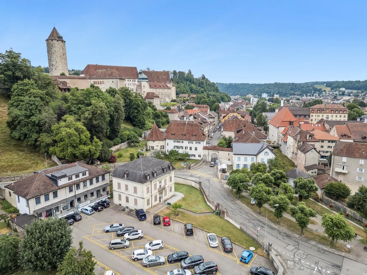 Magnifique Immeuble de rendement, rénové au centre de Porrentruy - Photo 9 sur 13