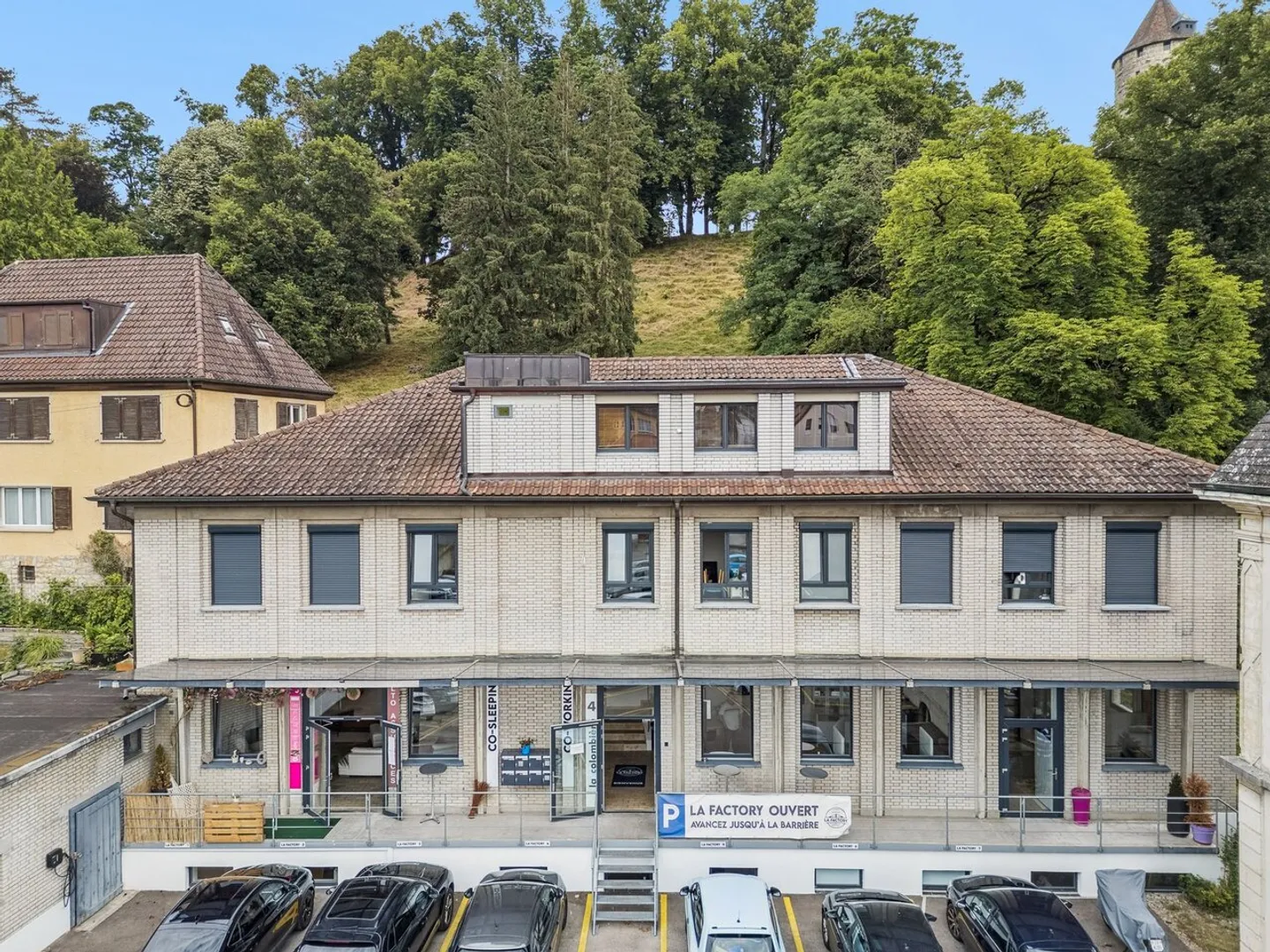 Magnifique Immeuble de rendement, rénové au centre de Porrentruy - Photo 2 sur 13