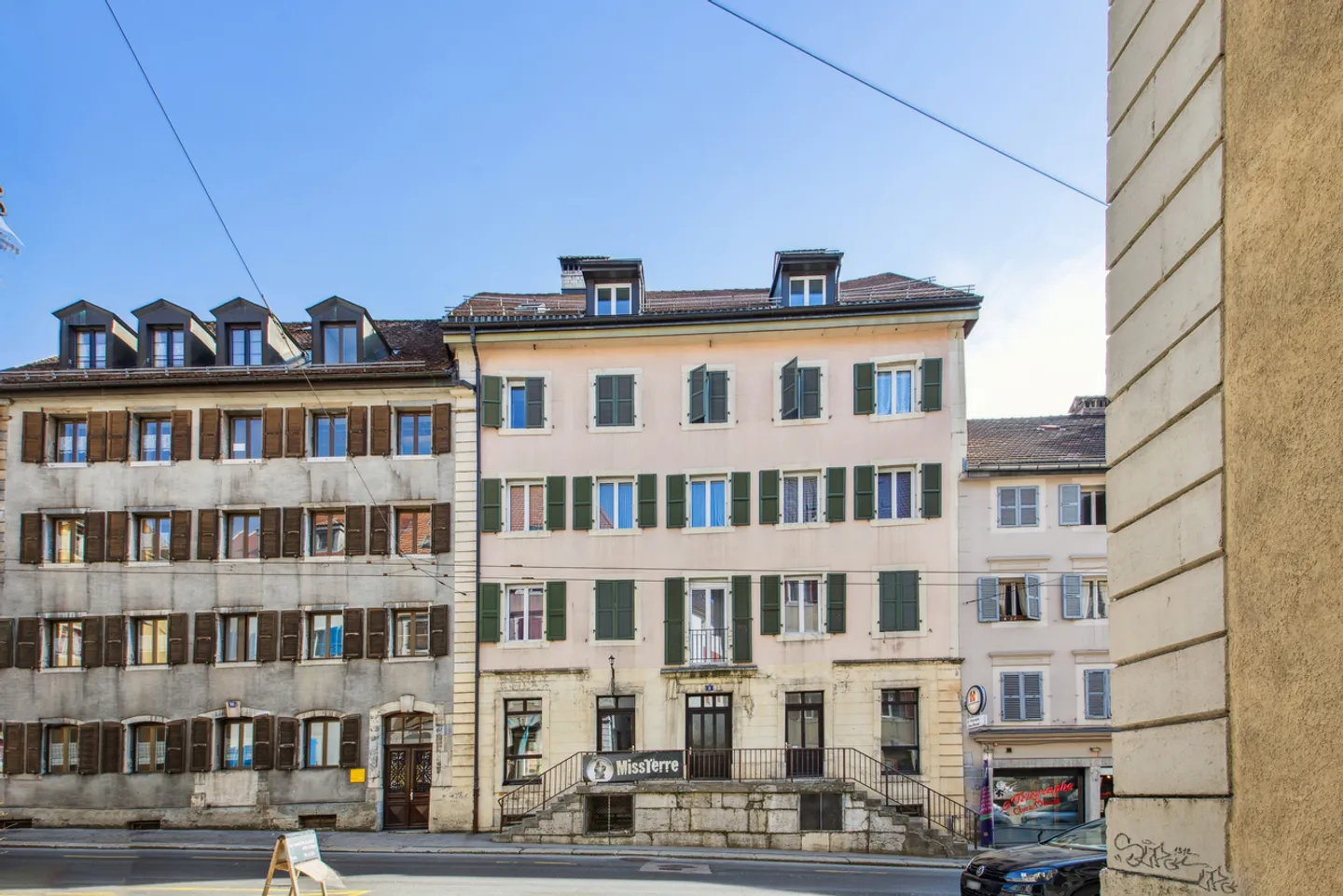 Immeuble mixte - Rendement net de 6 %, locataires en place - Photo 4 sur 12