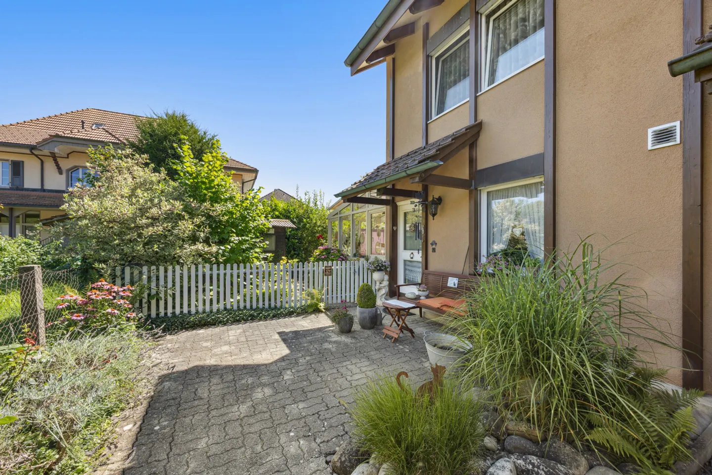 Bellissima casa a schiera con grande giardino e veranda - Foto 2 di 13