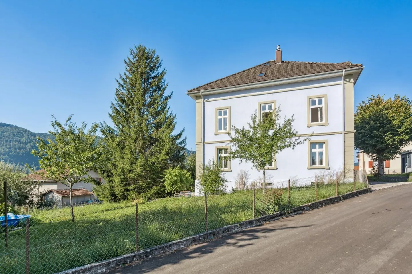 Ottima opportunità. Un bel palazzo residenziale in vendita a Corgémont. - Foto 9 di 13