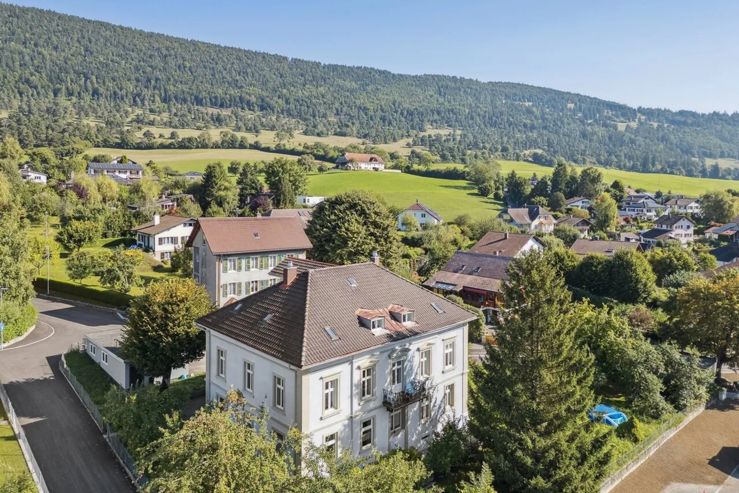 Ottima opportunità. Un bel palazzo residenziale in vendita a Corgémont. - Foto 8 di 13