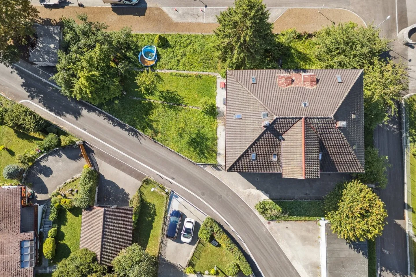 Ottima opportunità. Un bel palazzo residenziale in vendita a Corgémont. - Foto 3 di 13
