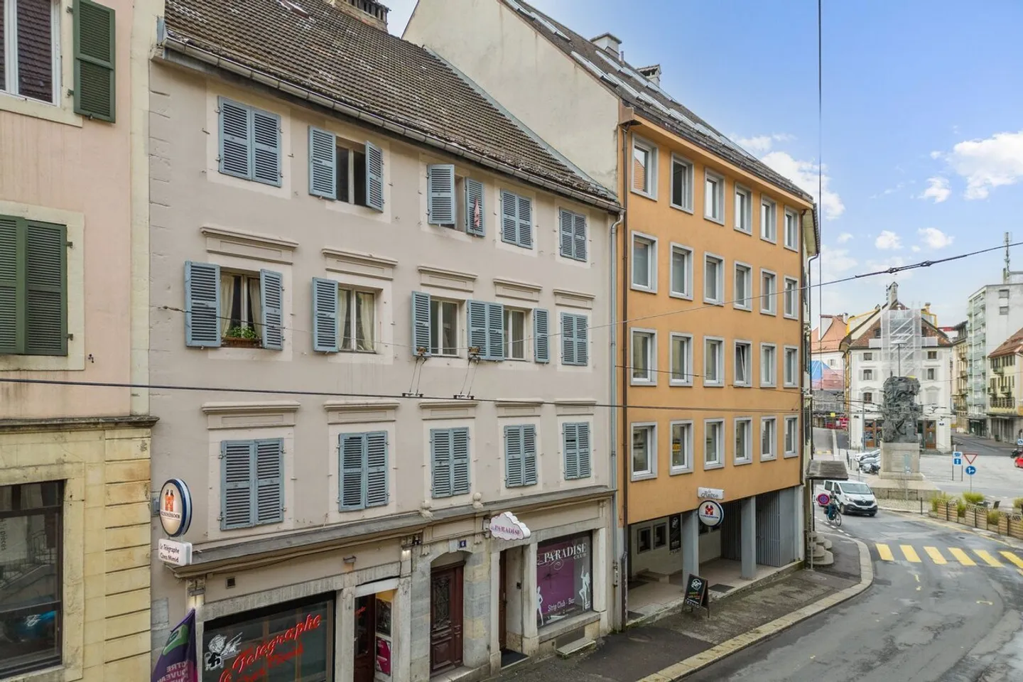 Immeuble mixte - Rendement net de 6 %, locataires en place - Photo 3 sur 12