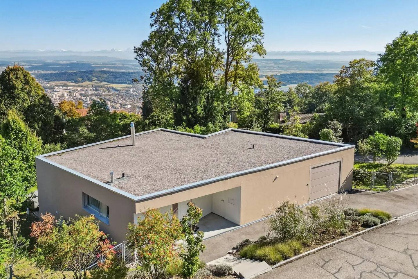 An exceptional residence in Macolin, Elegance, comfort and alpine panorama - Photo 1 of 13