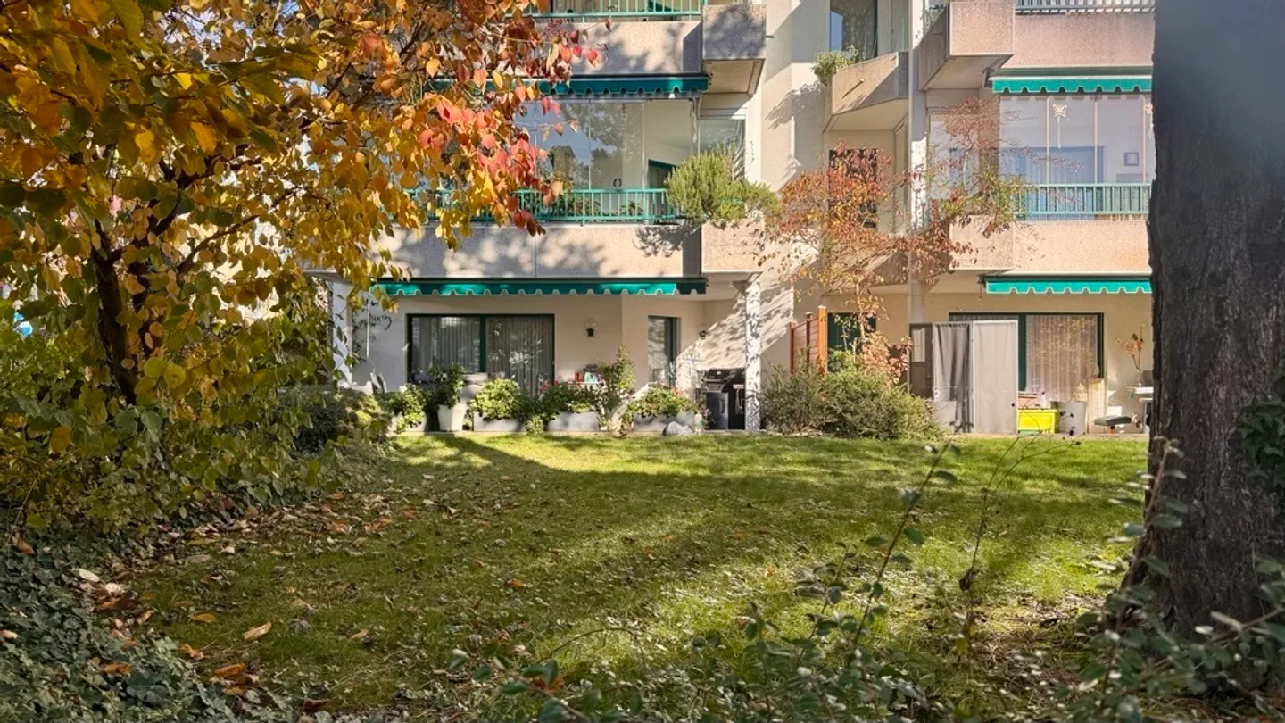 Magnifico appartamento luminoso con giardino - Foto 8 di 9