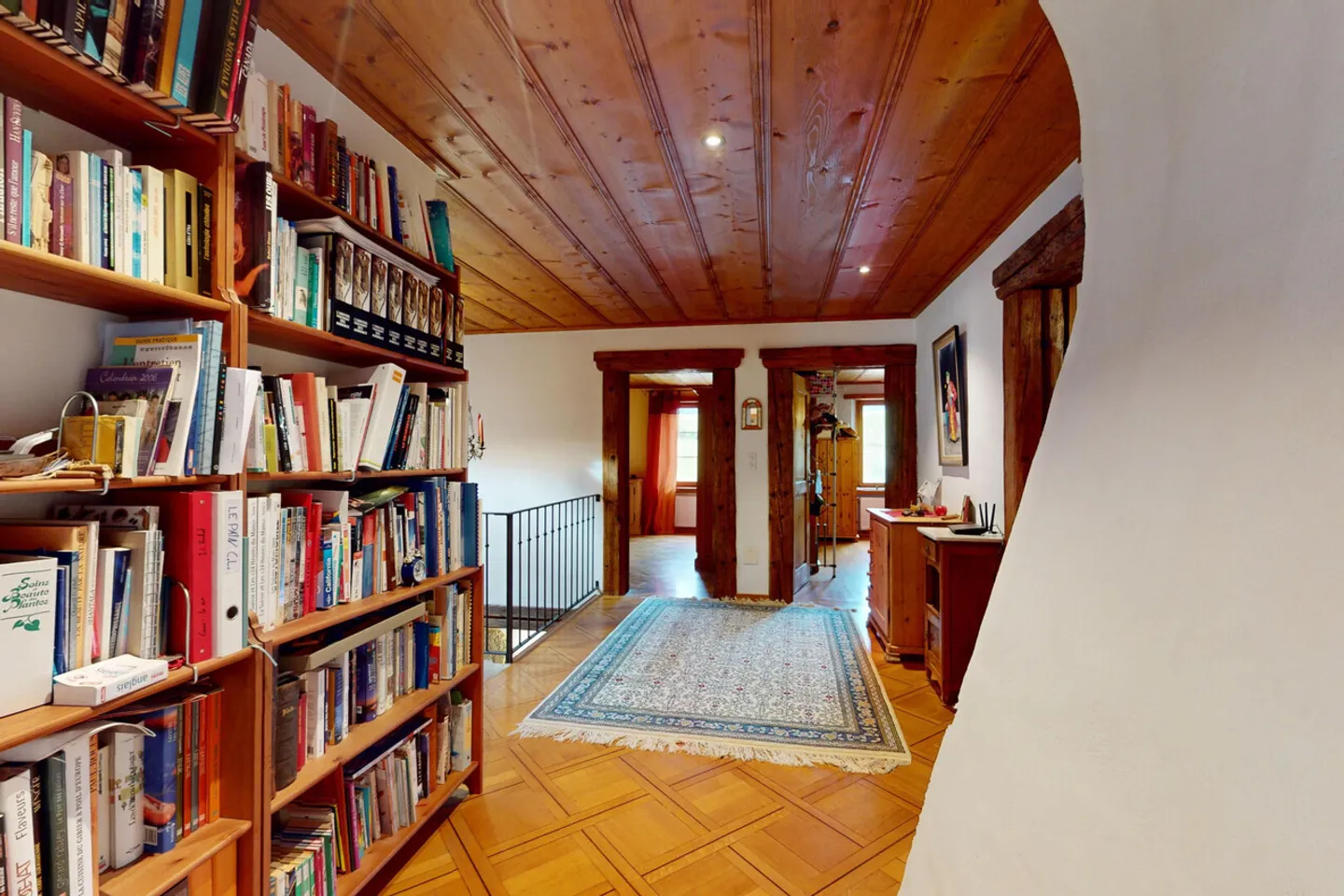 The Perfect Balance: Contemporary Elegance and Serenity in Court - Photo 11 of 13