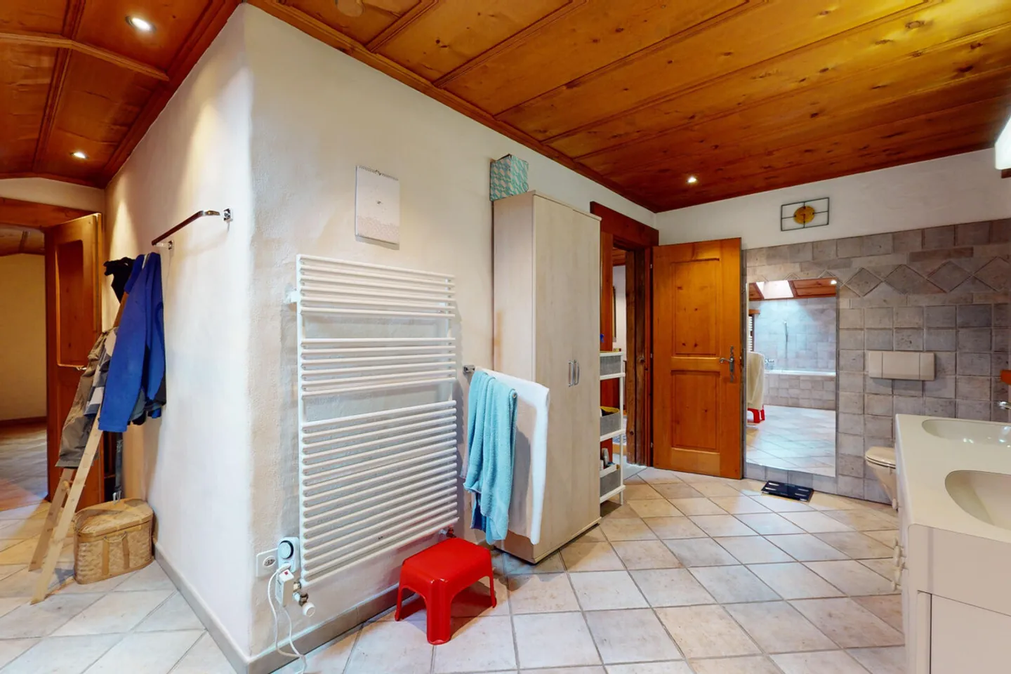 The Perfect Balance: Contemporary Elegance and Serenity in Court - Photo 13 of 13