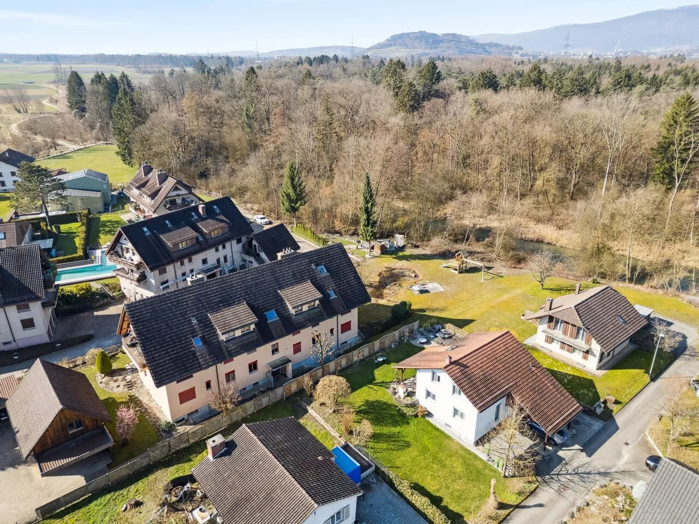 Prestigeträchtiges Duplex 5.5 Zimmer "Füße im Wasser" mit Kletterraum - Foto 1 von 13