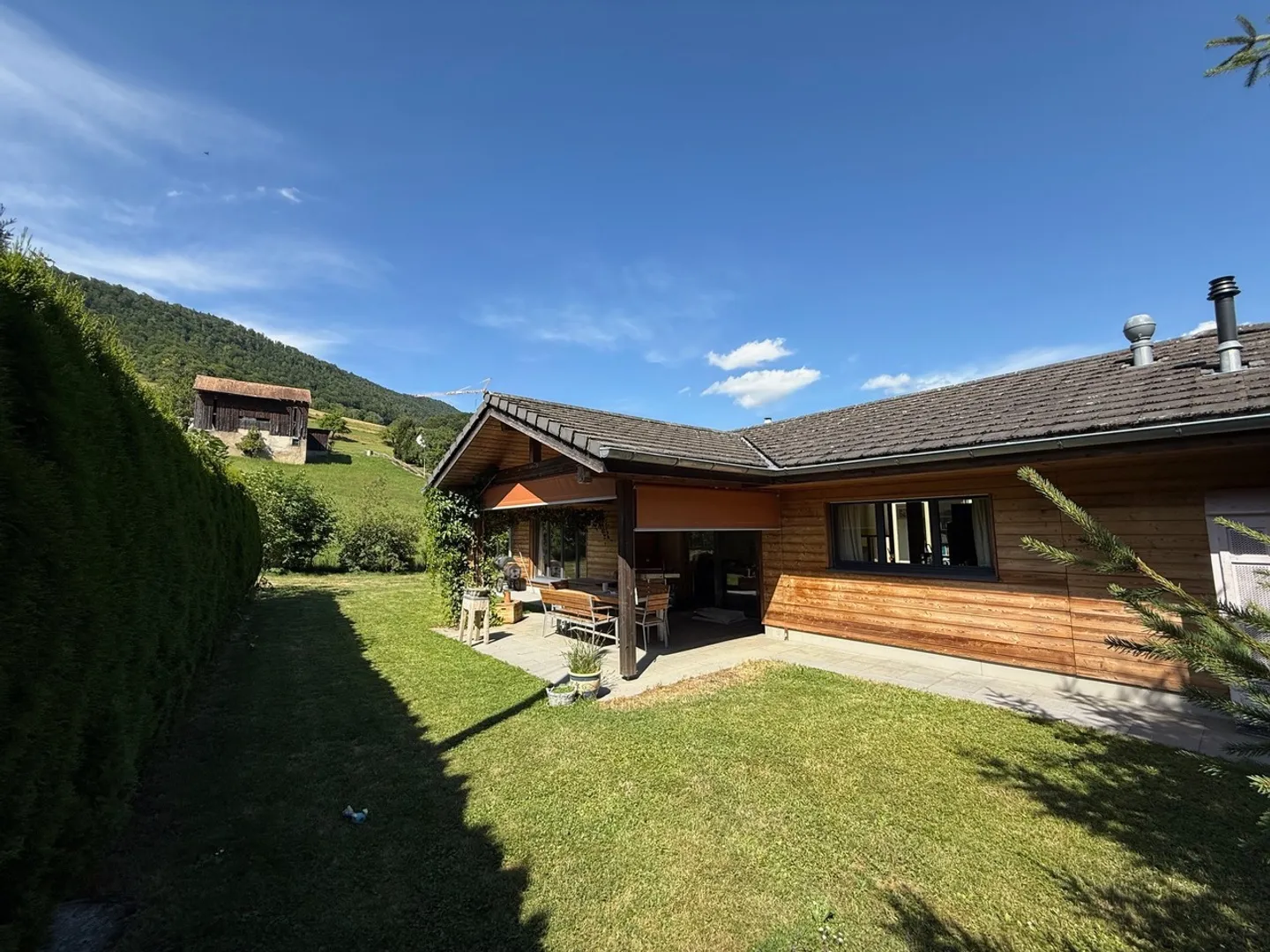 The Art of Natural Living: A Timeless Residence in Perrefitte - Photo 4 of 13