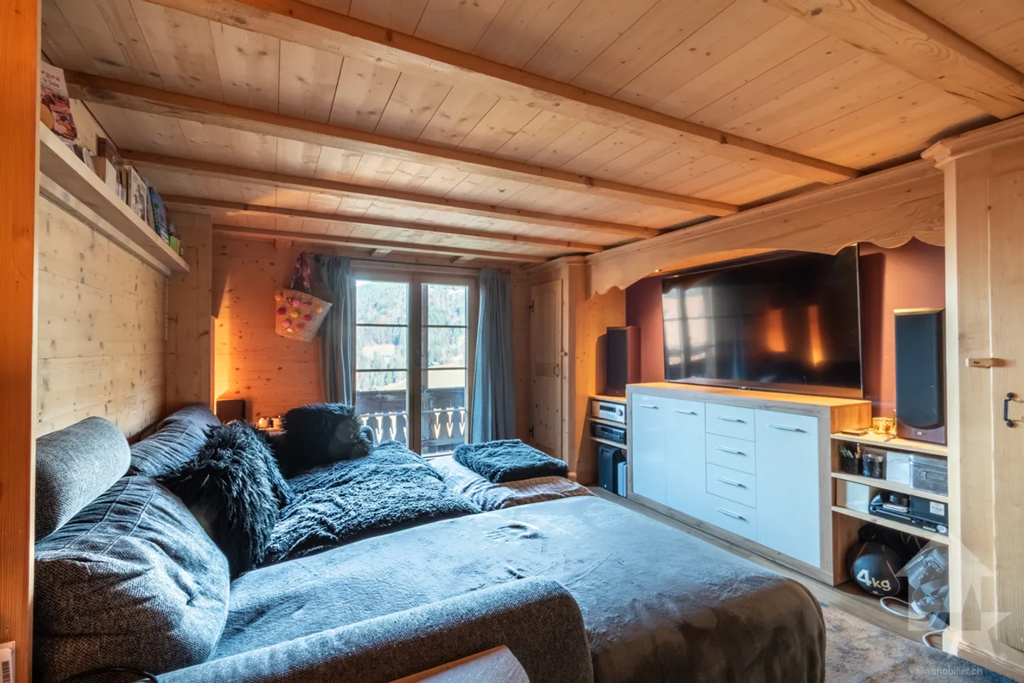 Val-d'Illiez, magnificent chalet with 3 apartments - Photo 7 of 13