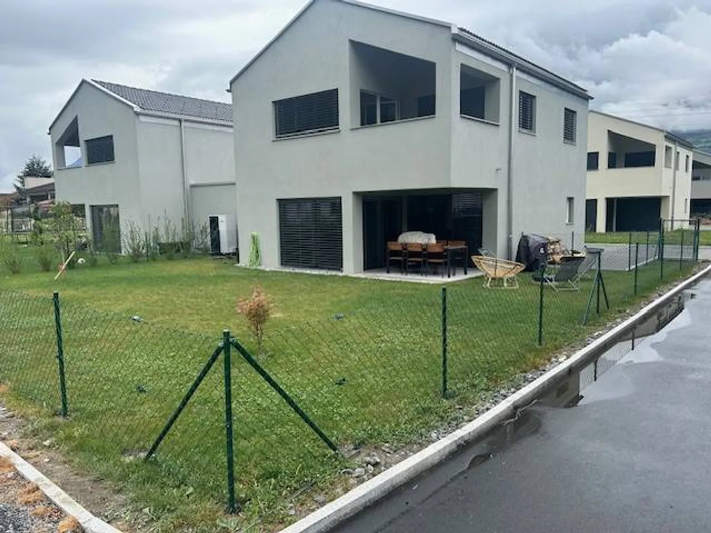 Villa contemporanea nuova - Foto 1 di 4