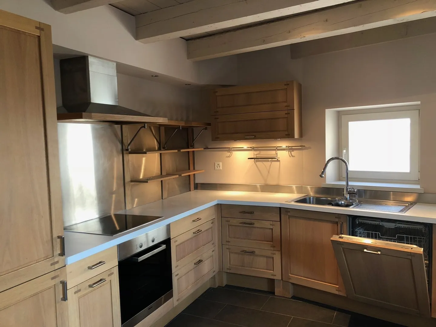 Casa di villaggio con carattere antico. - Foto 7 di 13