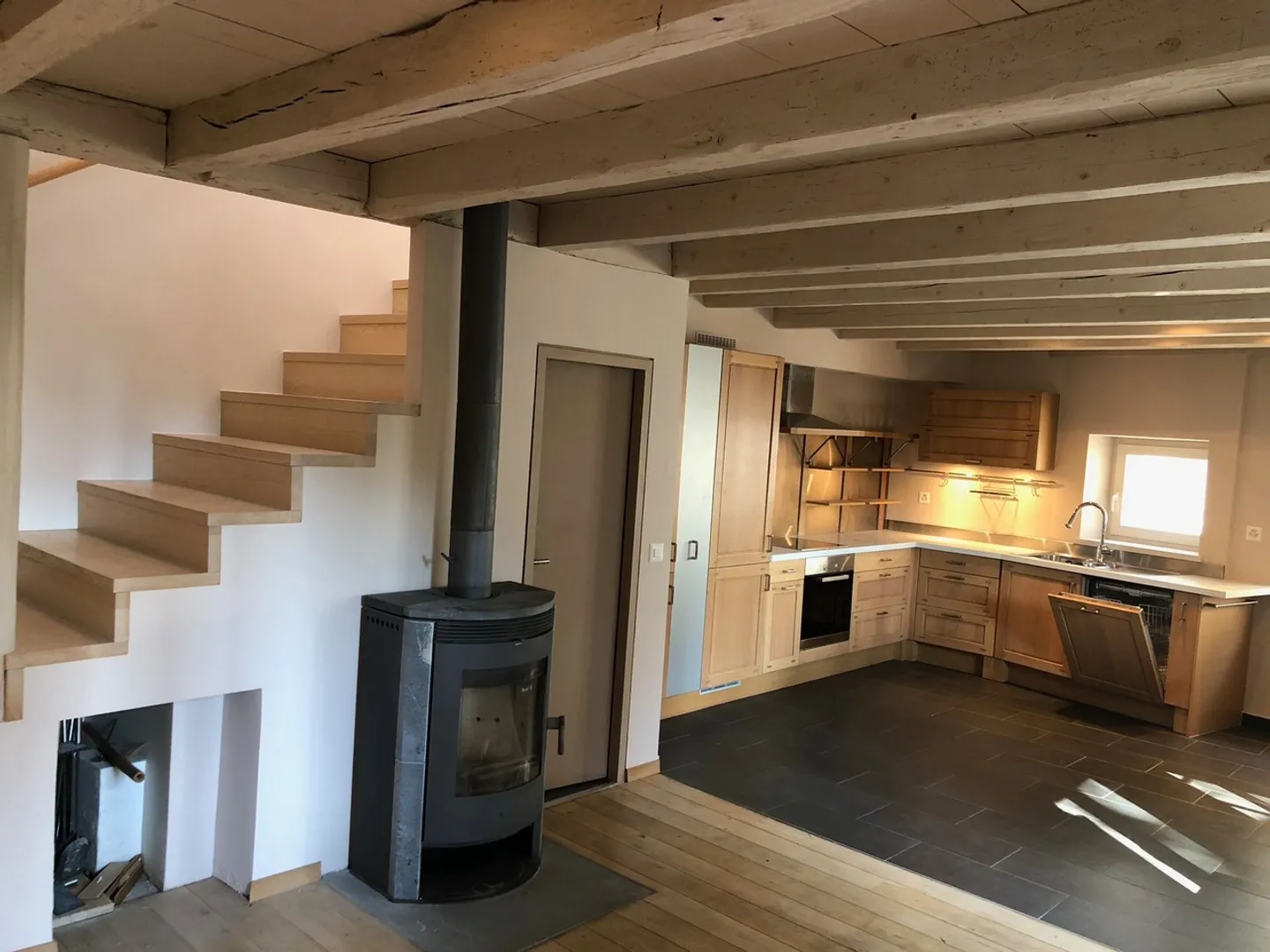 Casa di villaggio con carattere antico. - Foto 6 di 13
