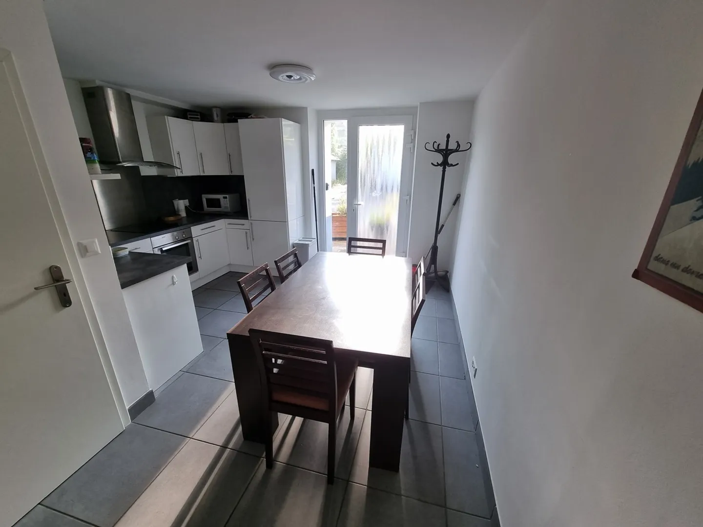 Triplex available immediately - Photo 2 of 10