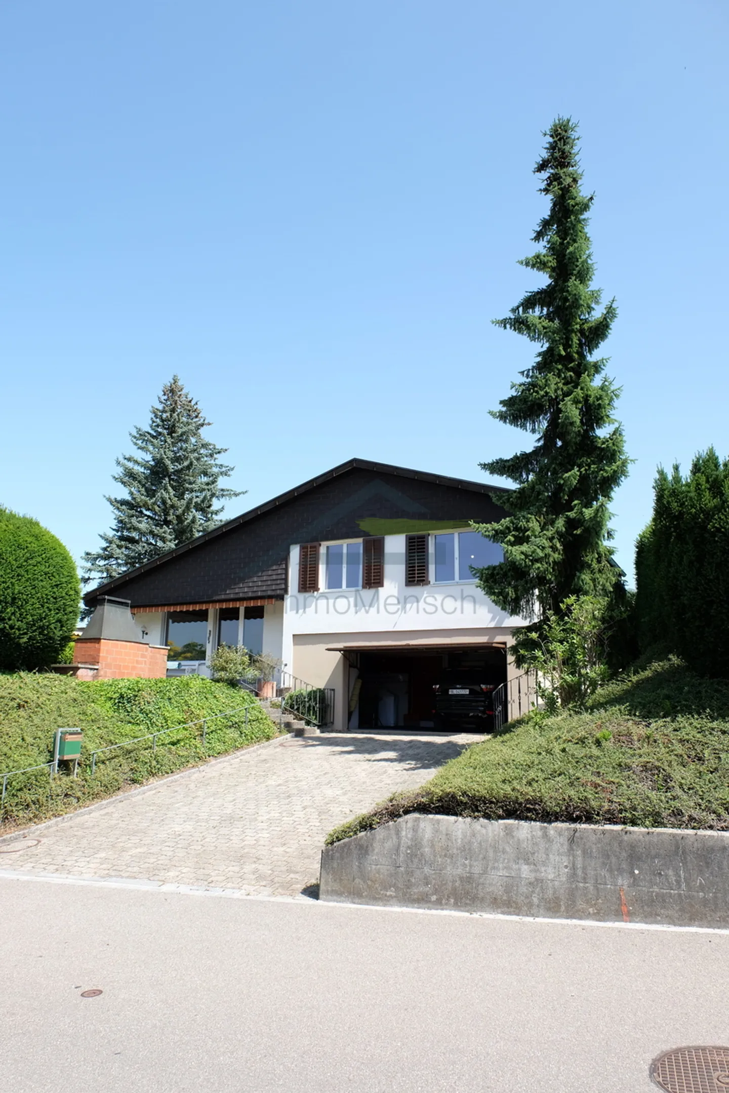 Detached single-family house with large garden and building reserve - Photo 2 of 13