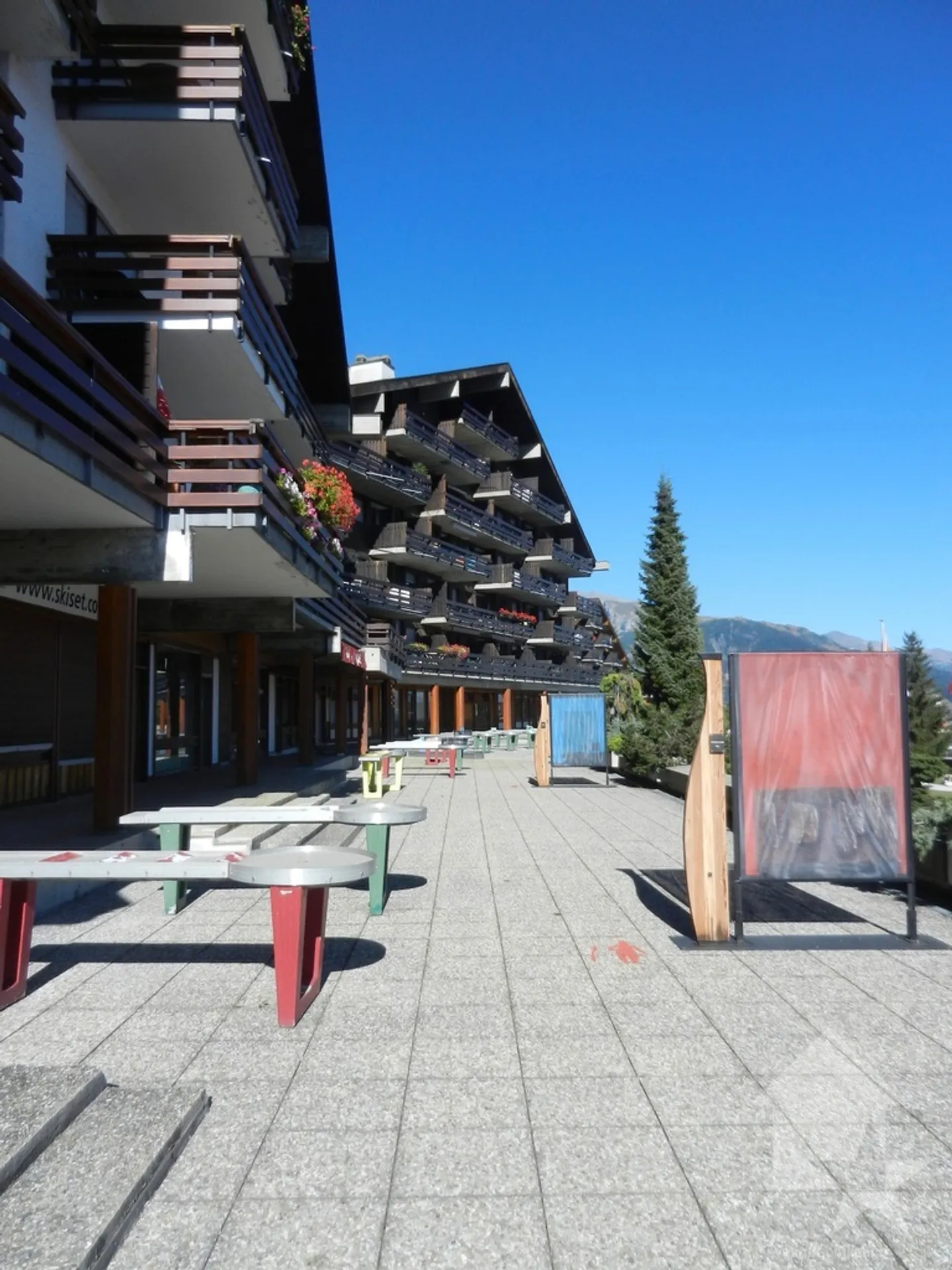 Gewerbefläche am Dorfplatz - Foto 1 von 13