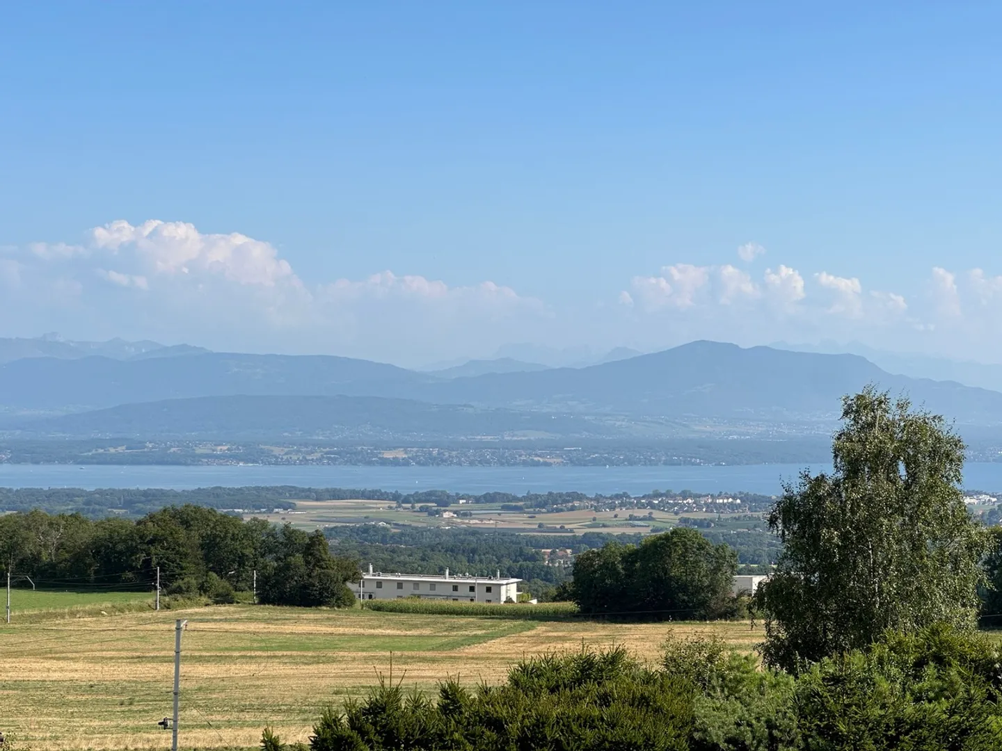 Casa Vaudoise Autentica con Vista Libera sulle Alpi e sul Lago - Foto 1 di 13