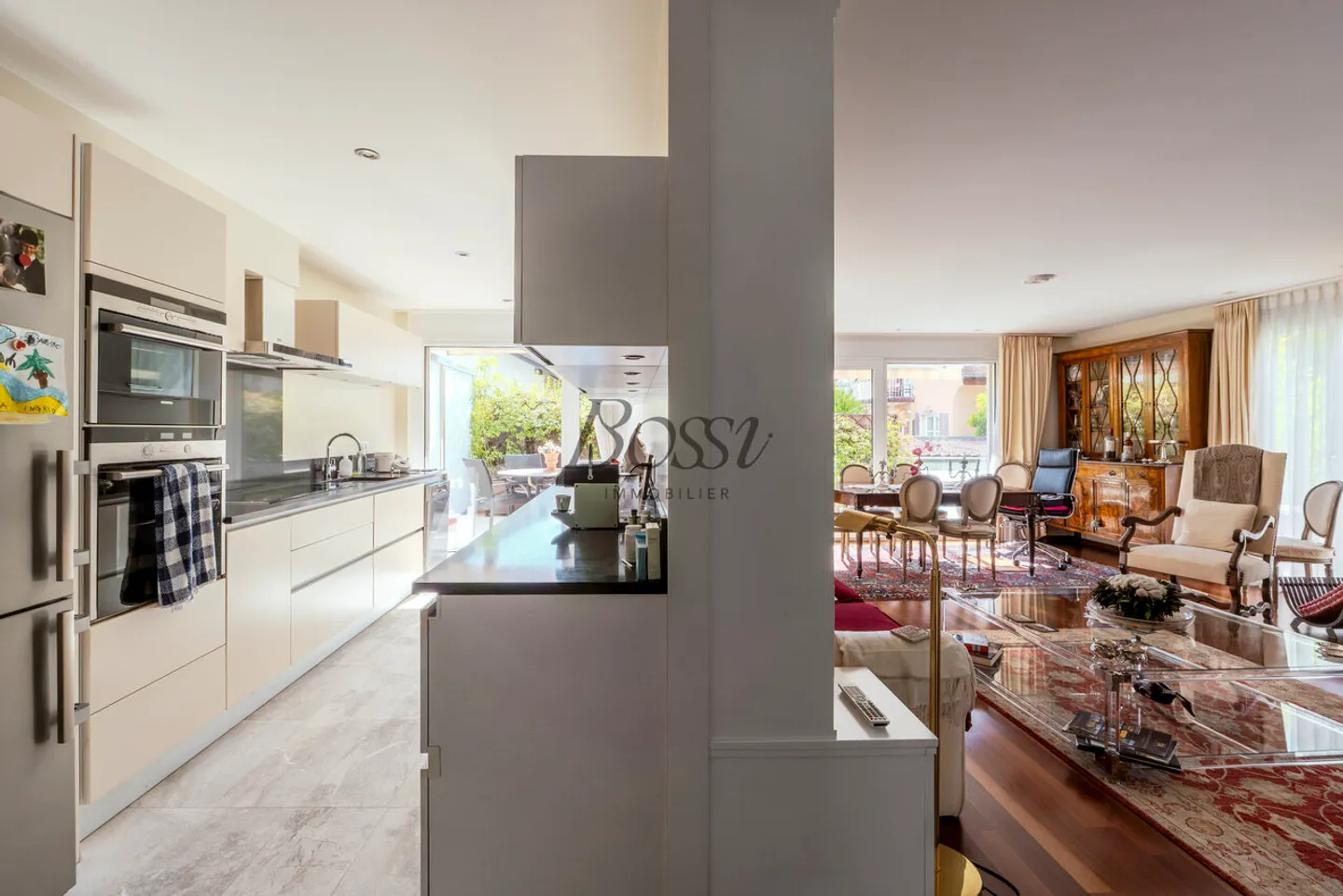 Duplex lumineux à Nyon avec terrasse, dépendance et ascenseur privé - Photo 3 sur 13