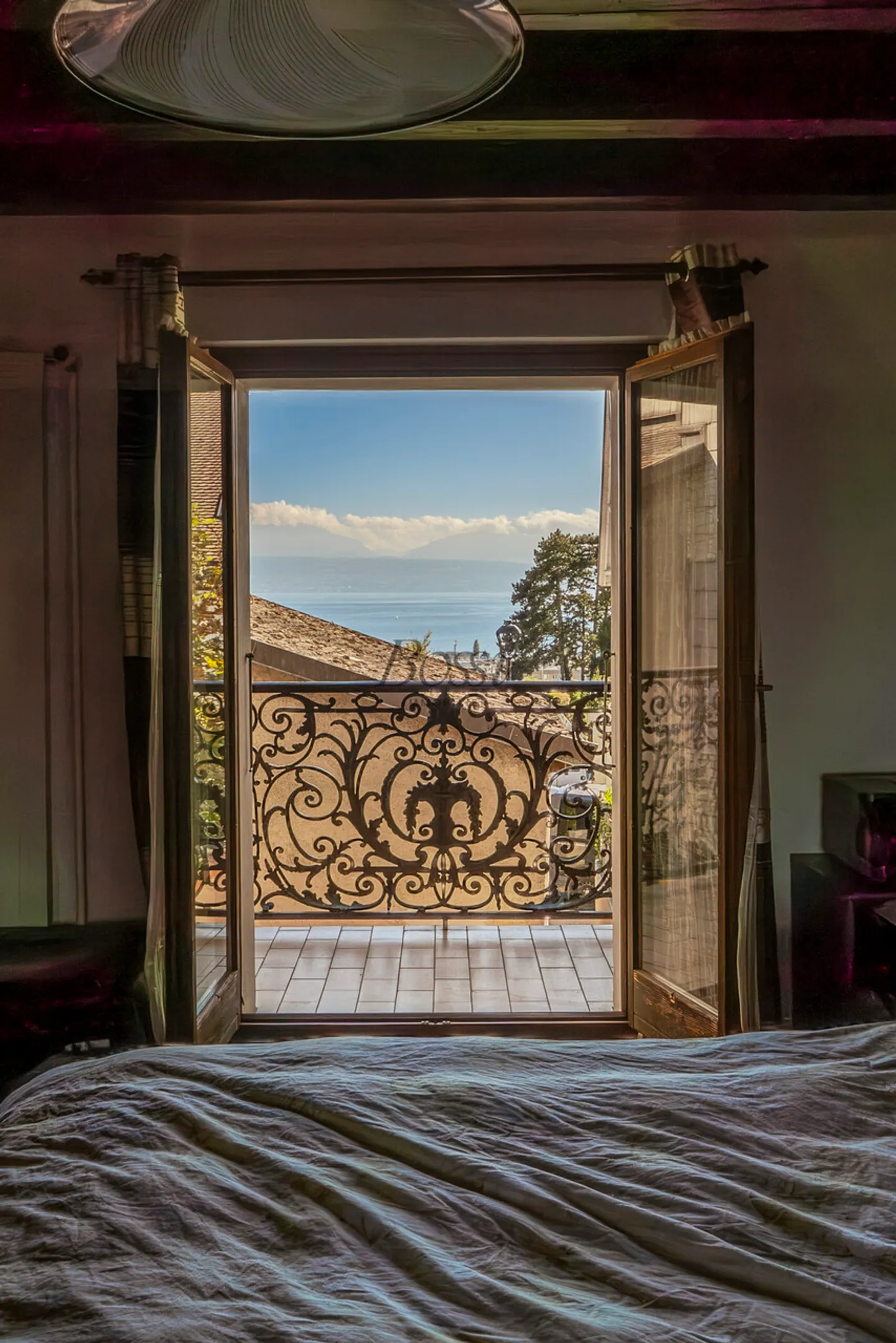 Casa di campagna, vista lago e Alpi, 2 appartamenti, reddito immediato - Foto 1 di 13