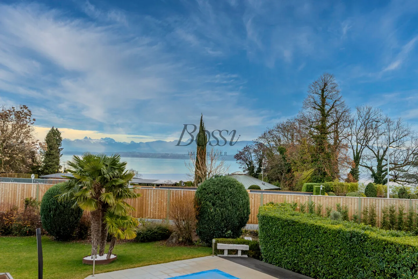 Villa luminosa con piscina: autonomia energetica e diritto di costruzione - Foto 1 di 13