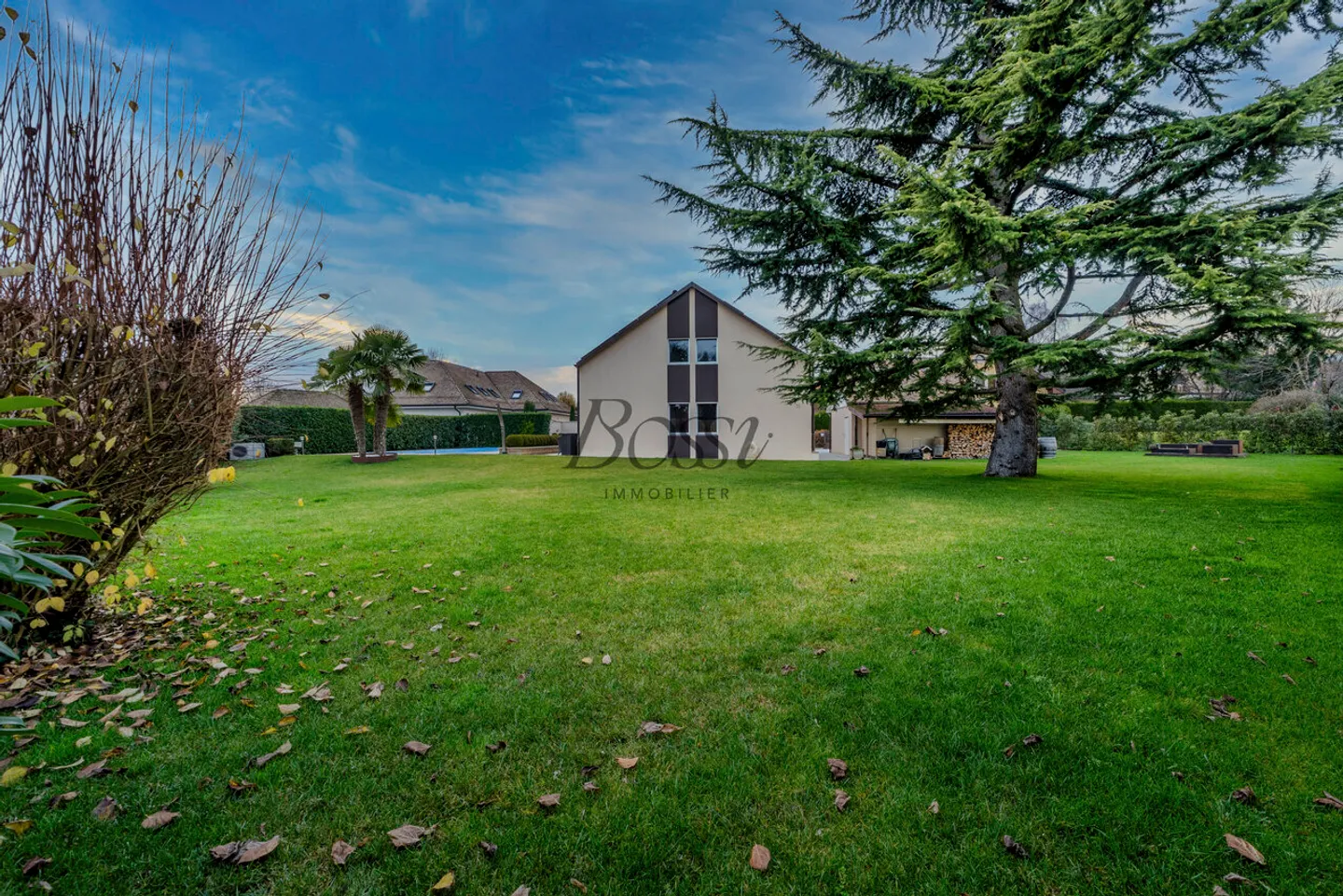 Villa luminosa con piscina: autonomia energetica e diritto di costruzione - Foto 5 di 13