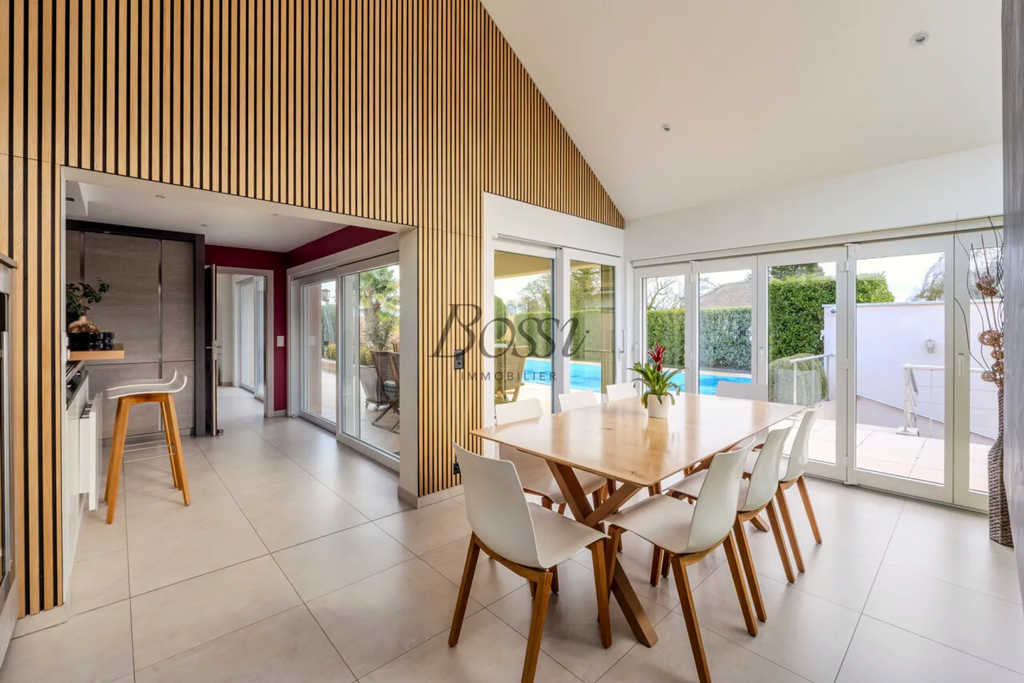 Villa luminosa con piscina: autonomia energetica e diritto di costruzione - Foto 9 di 13