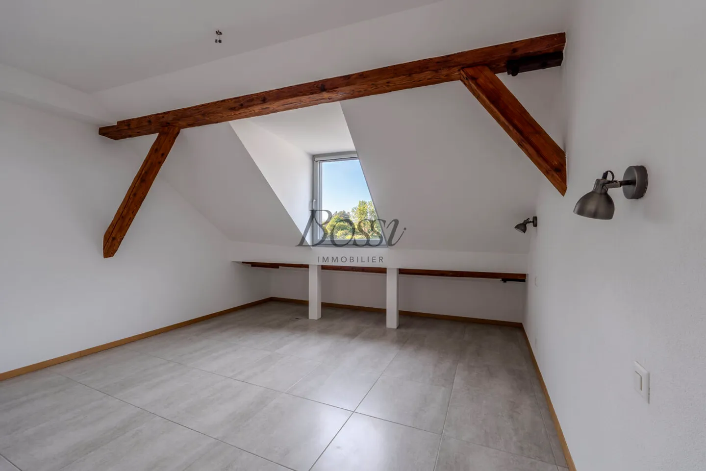 Comme une maison : cachet, volumes, vue lac et gare à 700 m - Photo 10 of 13